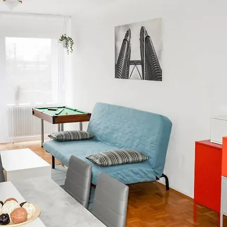 Zentrale Mit Netflix Nahe Bahnhof Uni Stadt